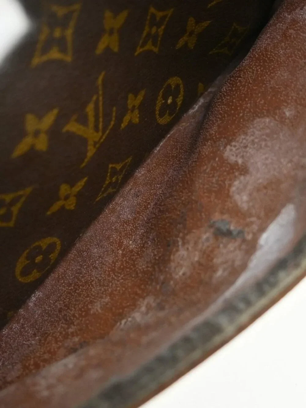 LOUIS VUITTON COMPIEGNE 28 CLUCTH HANDBAG MONOGRAM
